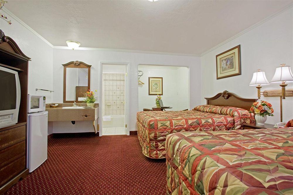 Americas Value & Klamath Falls